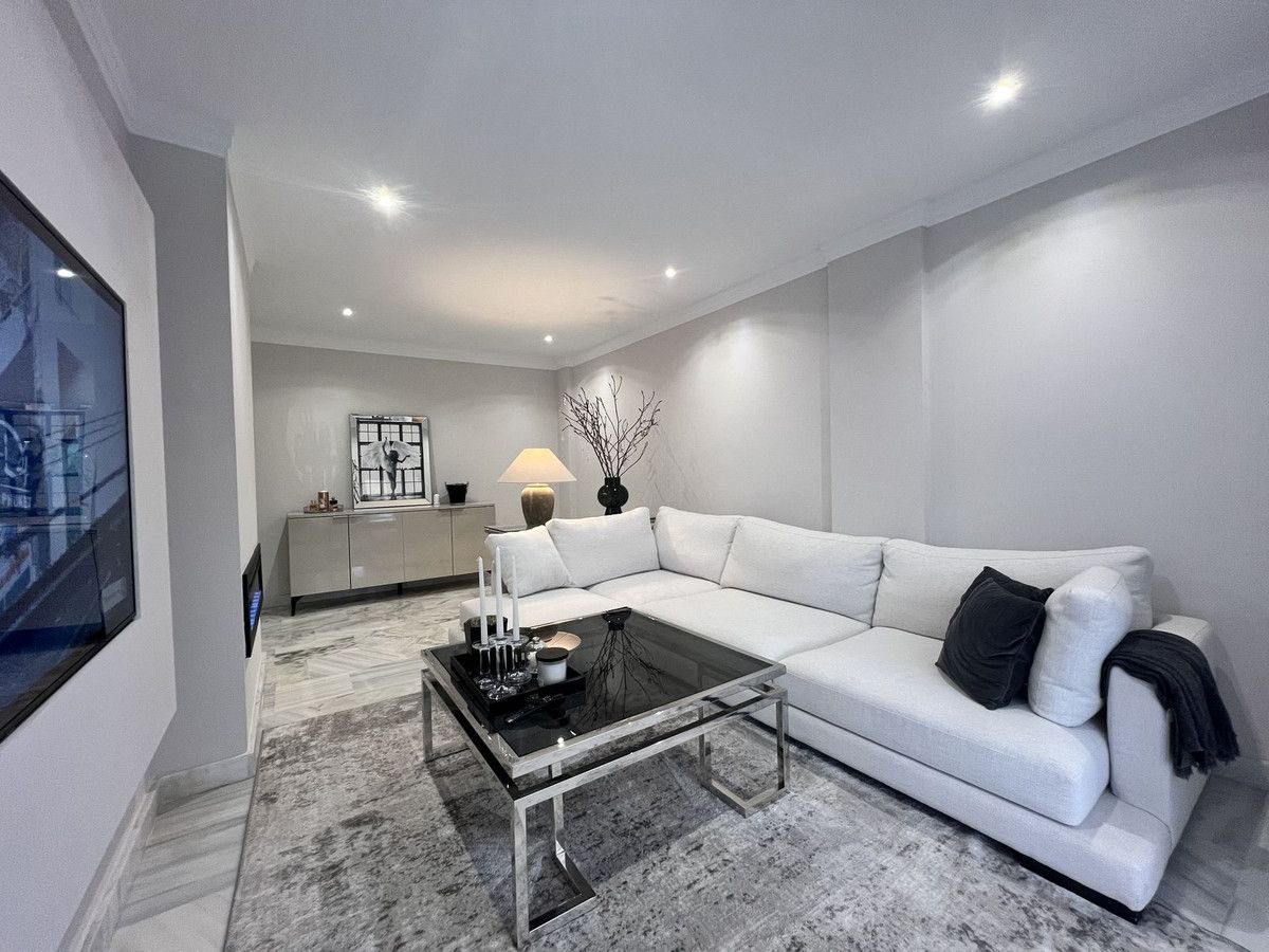 Appartement en étage moyen à Benahavís, Benahavís, 6/12