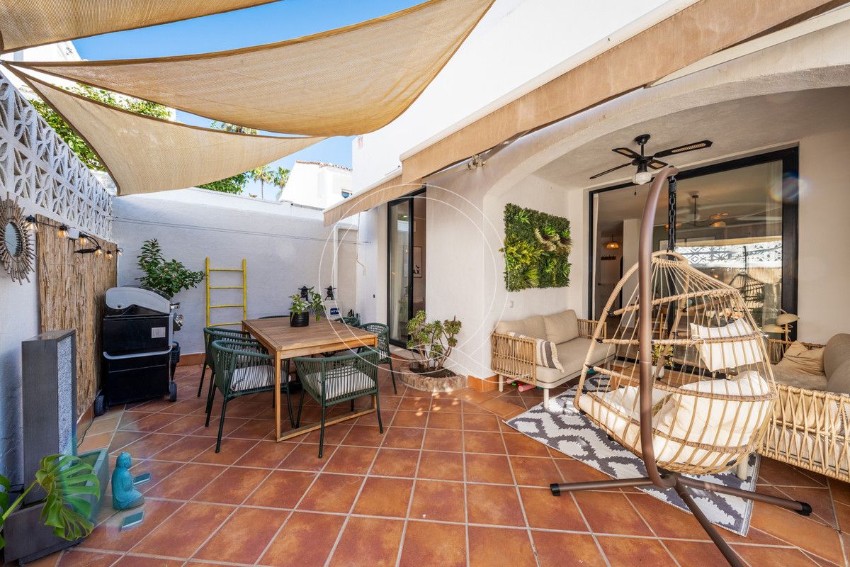 Semi-Detached House in Estepona, Estepona, 5/12