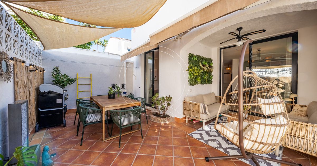 Semi-Detached House in Estepona, Estepona, 5/12