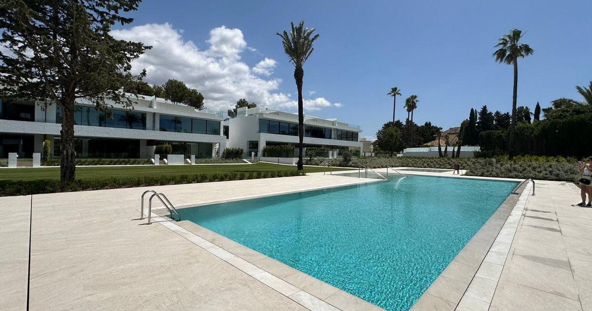 Maison Jumelée à Nueva Andalucía, Nueva Andalucía, 1/12