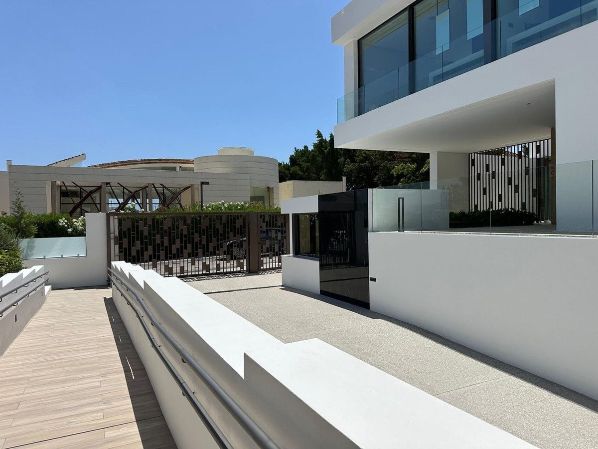 Maison Jumelée à Nueva Andalucía, Nueva Andalucía, 3/12