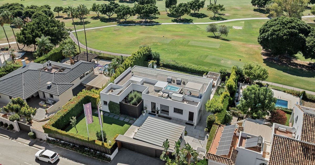 Detached Villa in Nueva Andalucía, Nueva Andalucía, 2/12