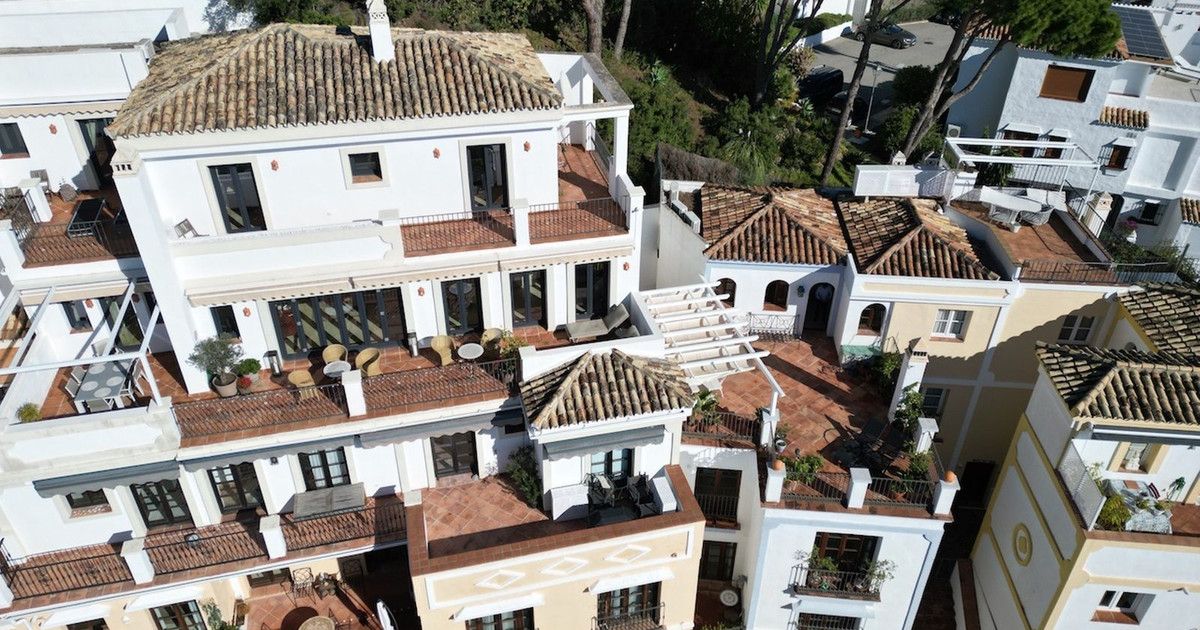 Townhouse in La Heredia, La Heredia, 11/12