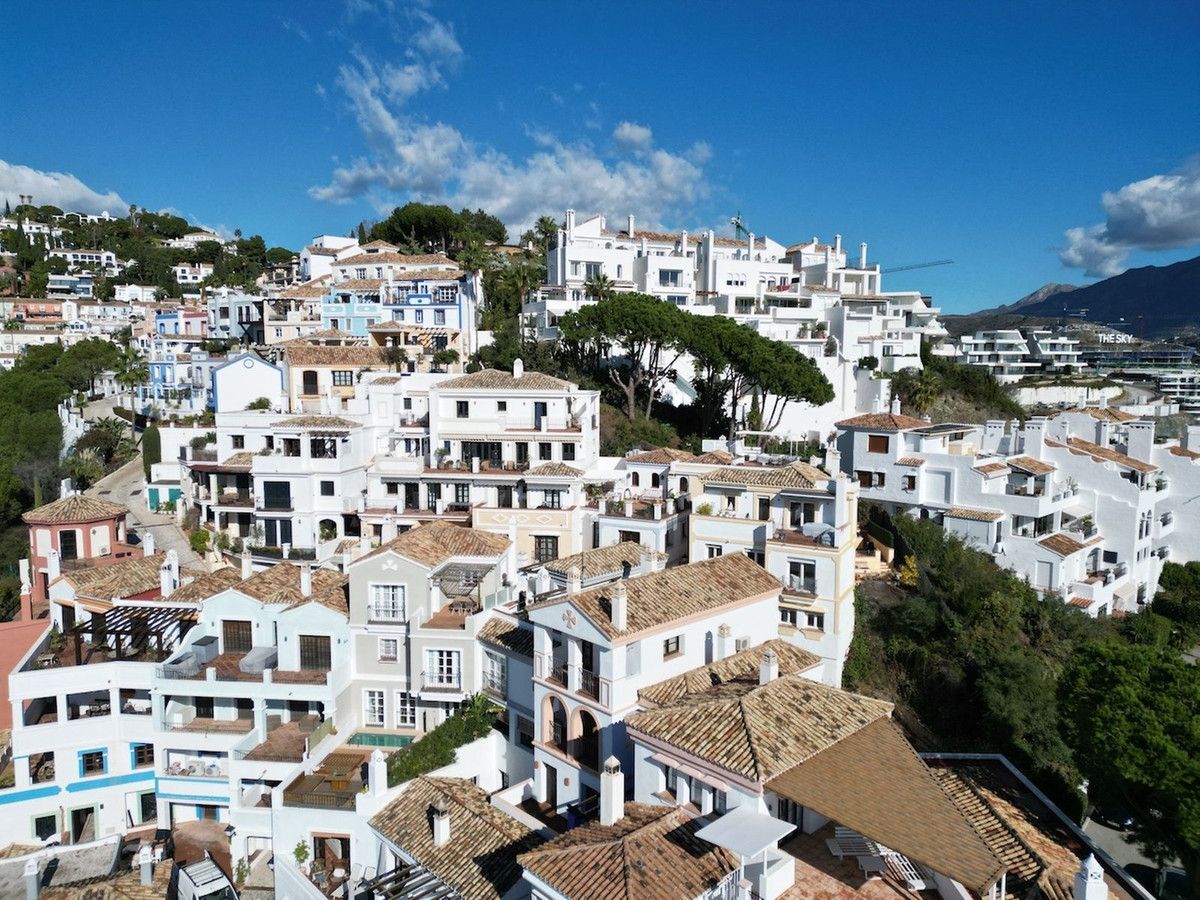Townhouse in La Heredia, La Heredia, 4/12