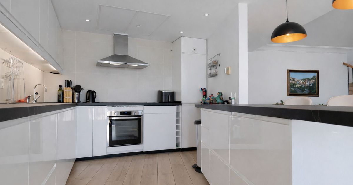 Townhouse in La Heredia, La Heredia, 6/12