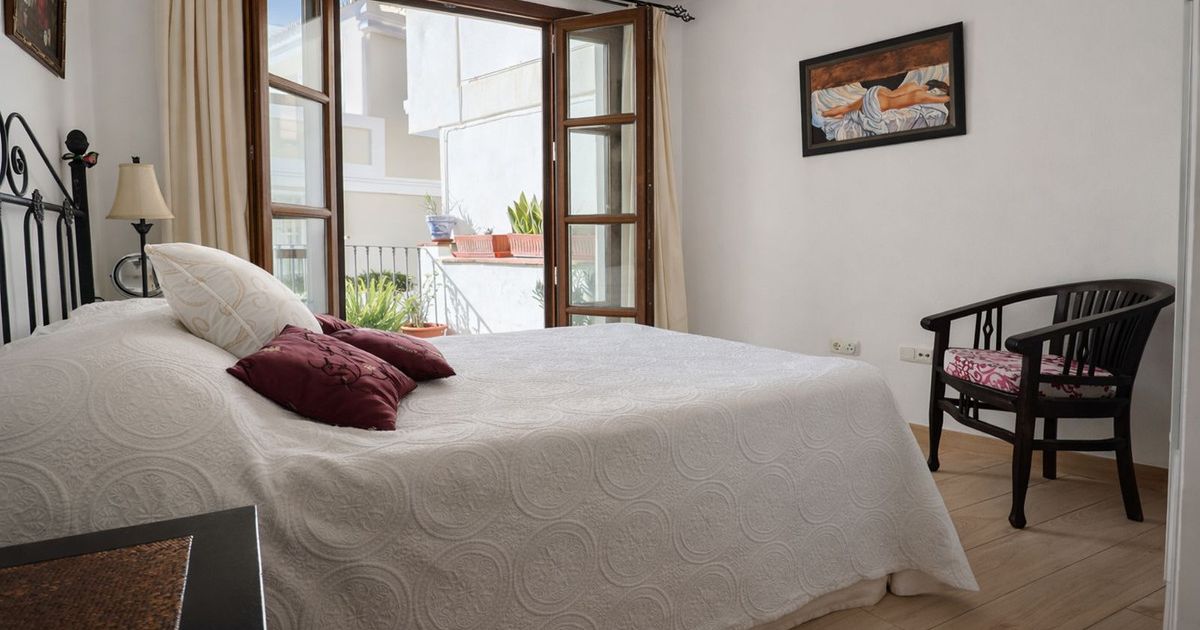 Townhouse in La Heredia, La Heredia, 8/12