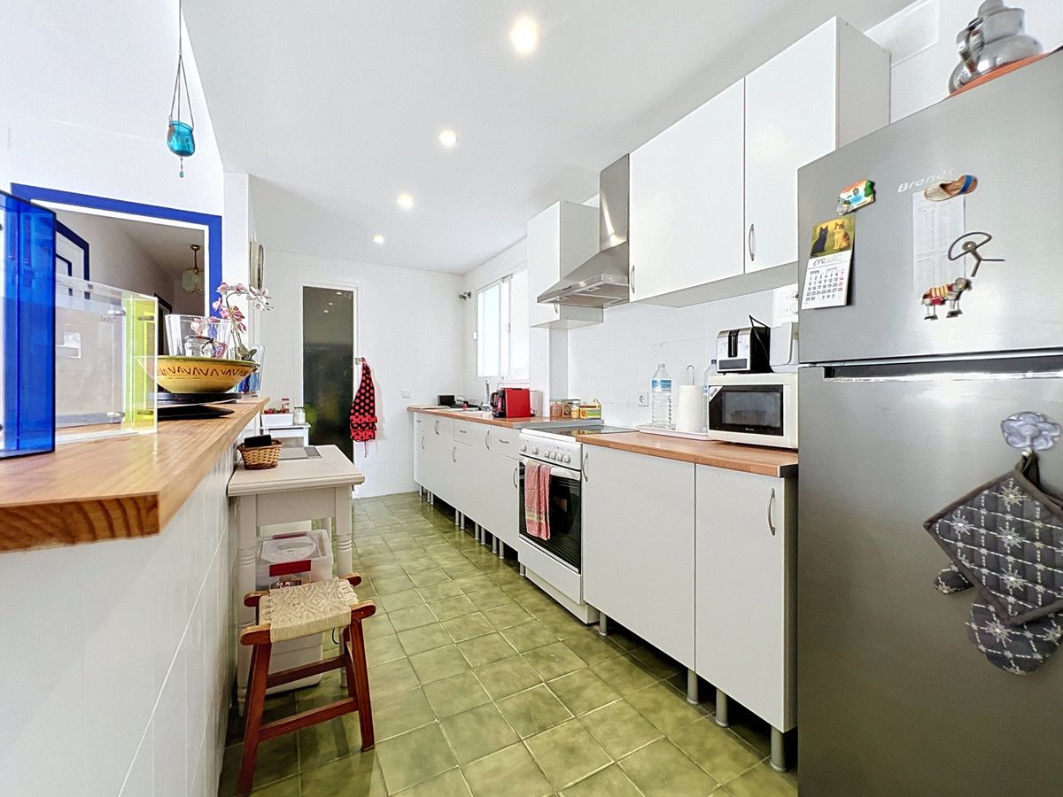 Middle Floor Apartment in San Luis de Sabinillas, San Luis de Sabinillas, 5/12