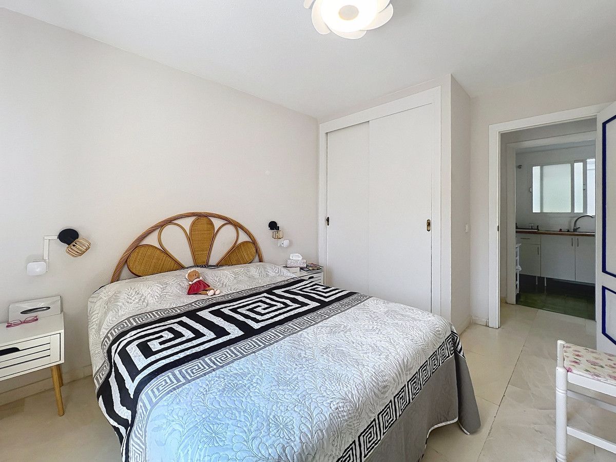 Middle Floor Apartment in San Luis de Sabinillas, San Luis de Sabinillas, 8/12