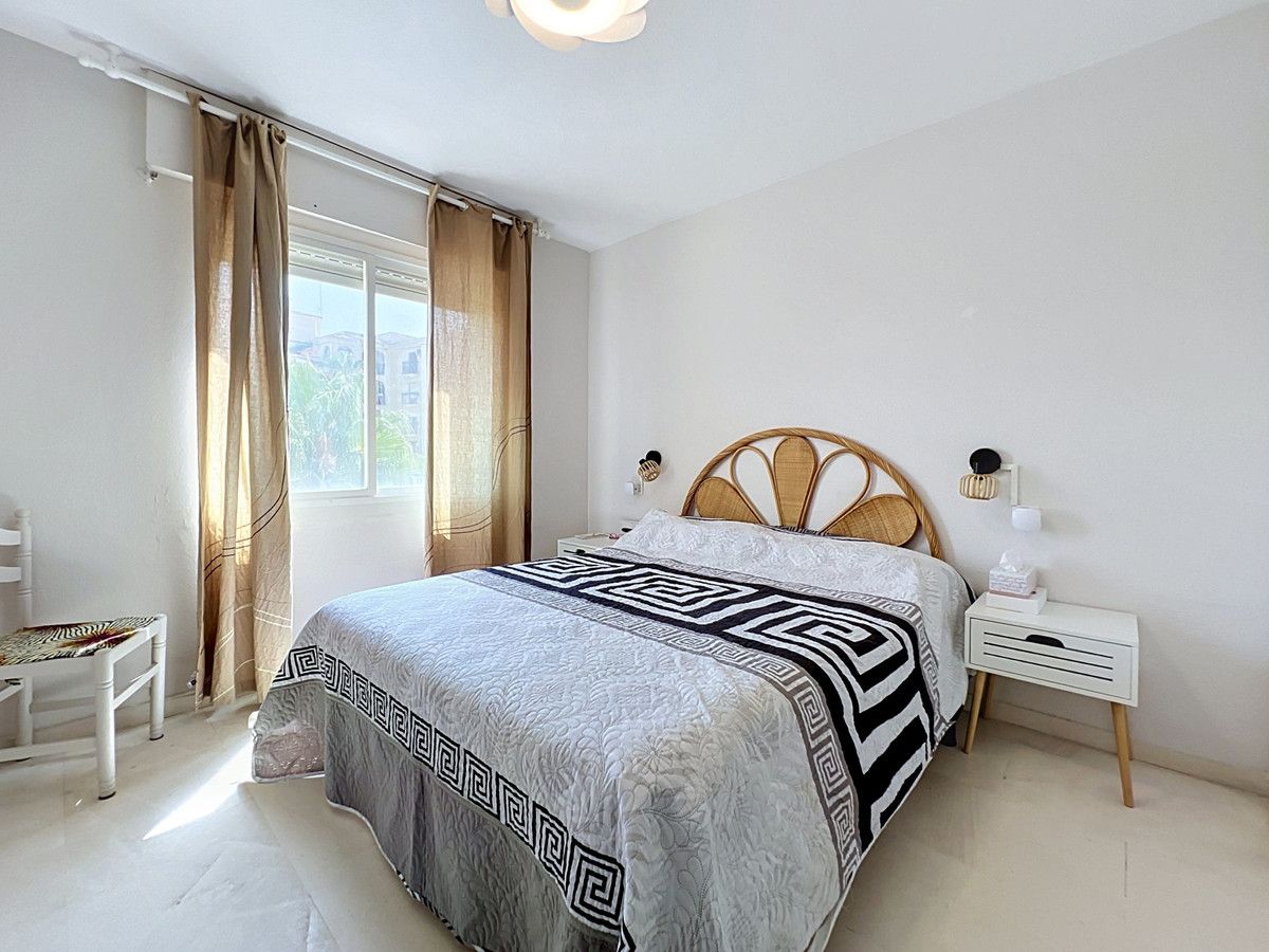 Middle Floor Apartment in San Luis de Sabinillas, San Luis de Sabinillas, 9/12