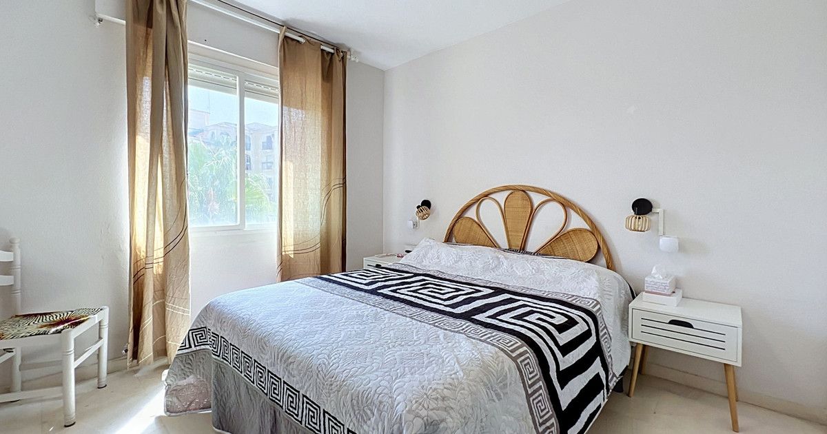 Middle Floor Apartment in San Luis de Sabinillas, San Luis de Sabinillas, 9/12