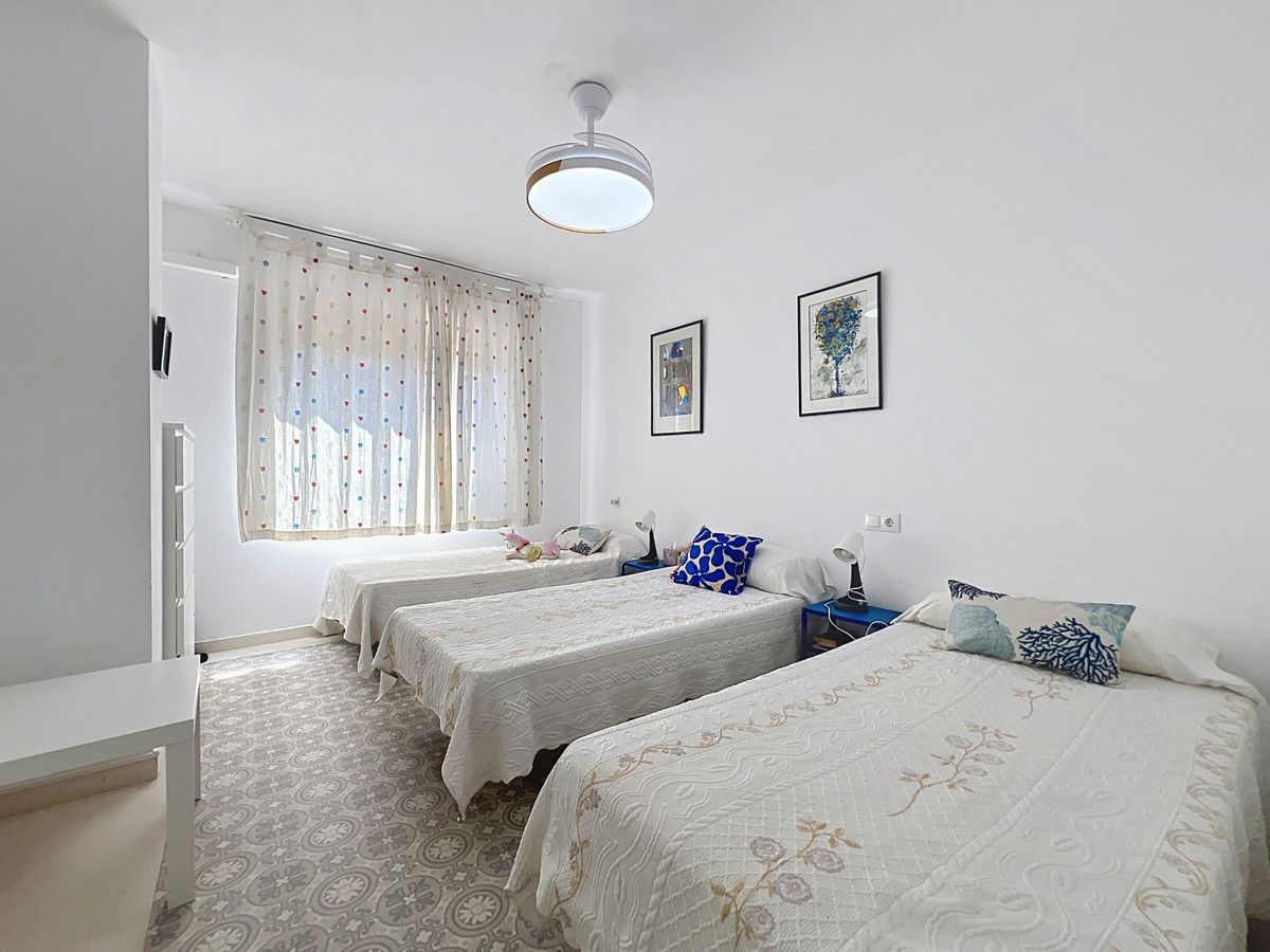 Middle Floor Apartment in San Luis de Sabinillas, San Luis de Sabinillas, 10/12
