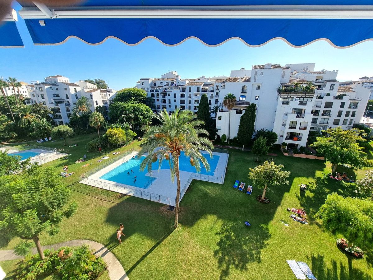 Апартаменты на среднем этаже в Puerto Banús, Puerto Banús, 1/12
