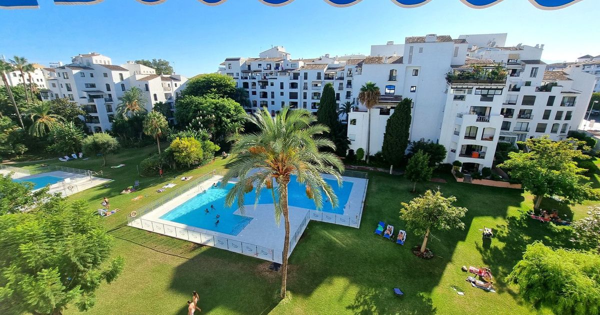 Апартаменты на среднем этаже в Puerto Banús, Puerto Banús, 1/12