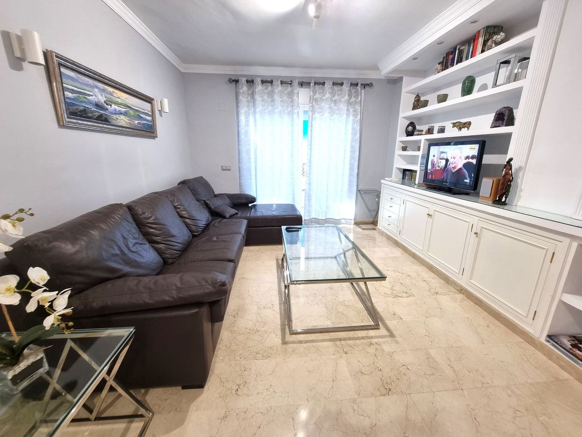 Апартаменты на среднем этаже в Puerto Banús, Puerto Banús, 2/12