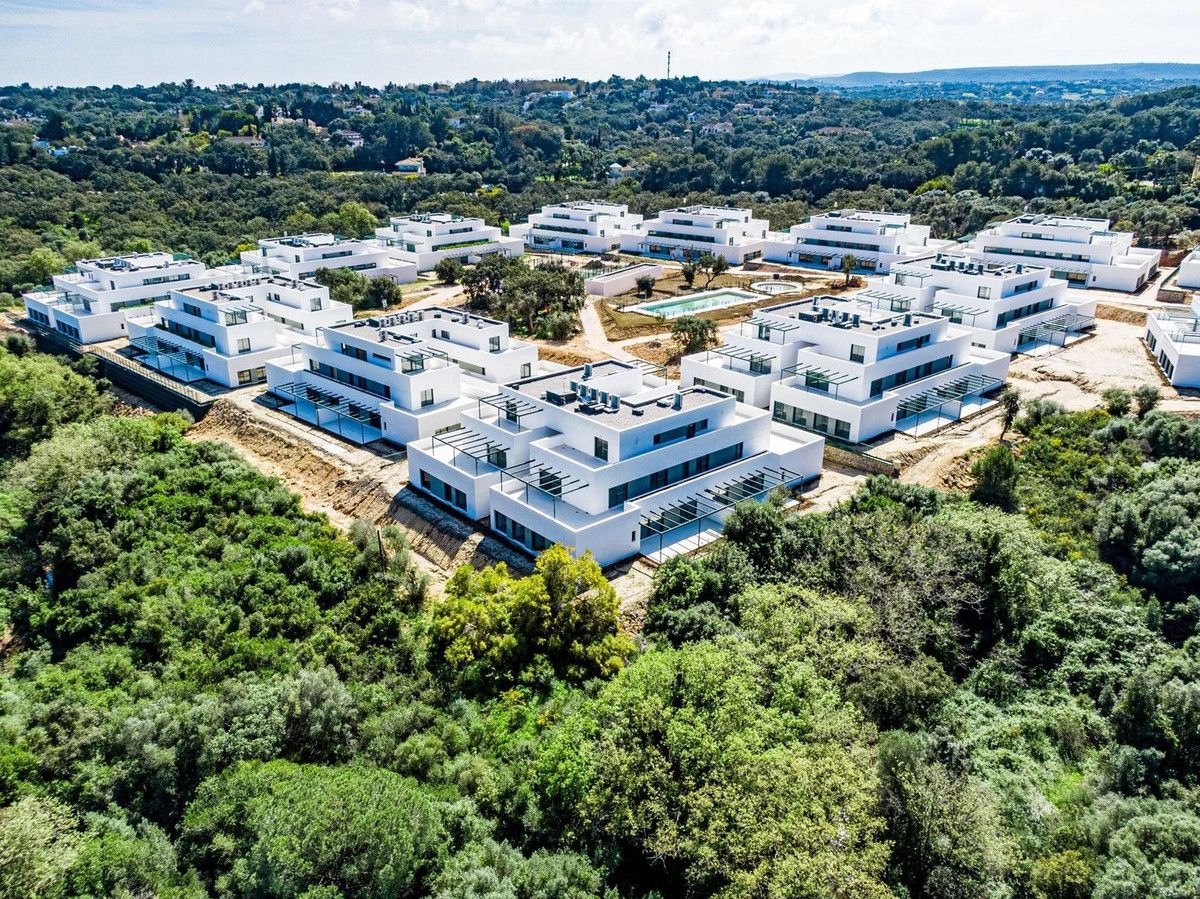 Middle Floor Apartment in Sotogrande, Sotogrande, 1/12