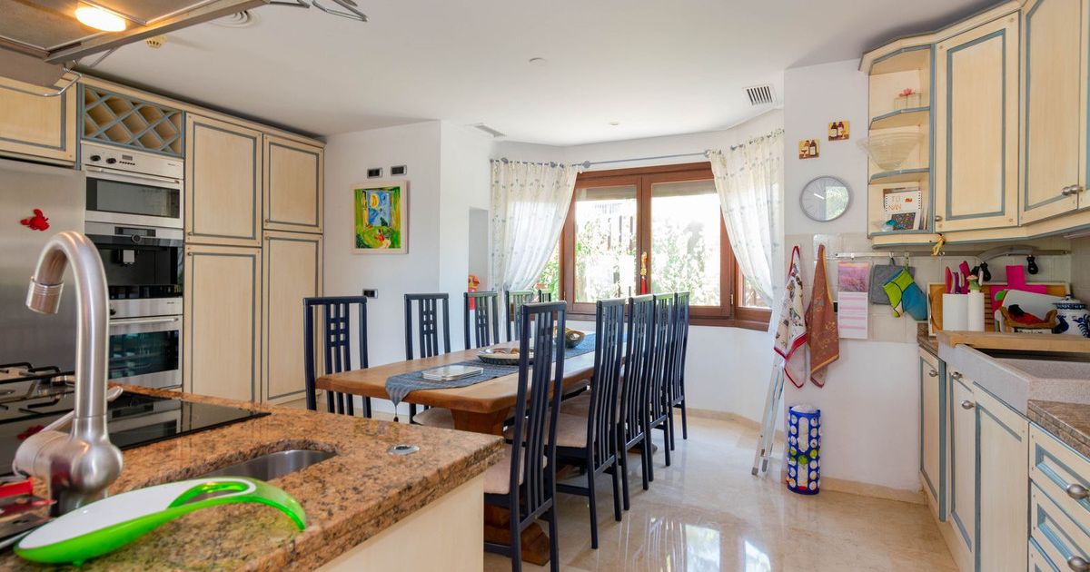 Villa Independiente en Estepona, Estepona, 11/12