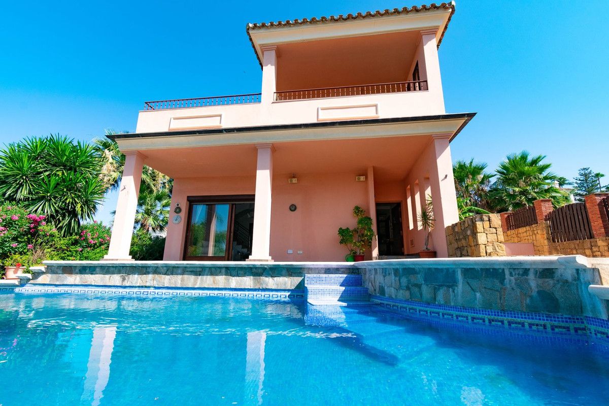 Villa Independiente en Estepona, Estepona, 4/12
