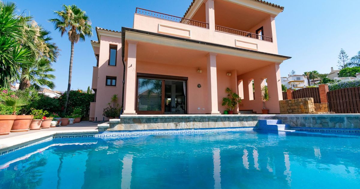 Villa Independiente en Estepona, Estepona, 5/12
