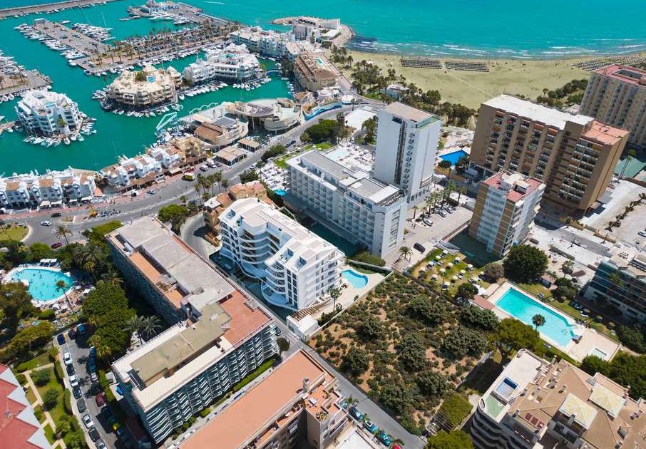 Apartment in Benalmadena, Benalmadena, 4/12
