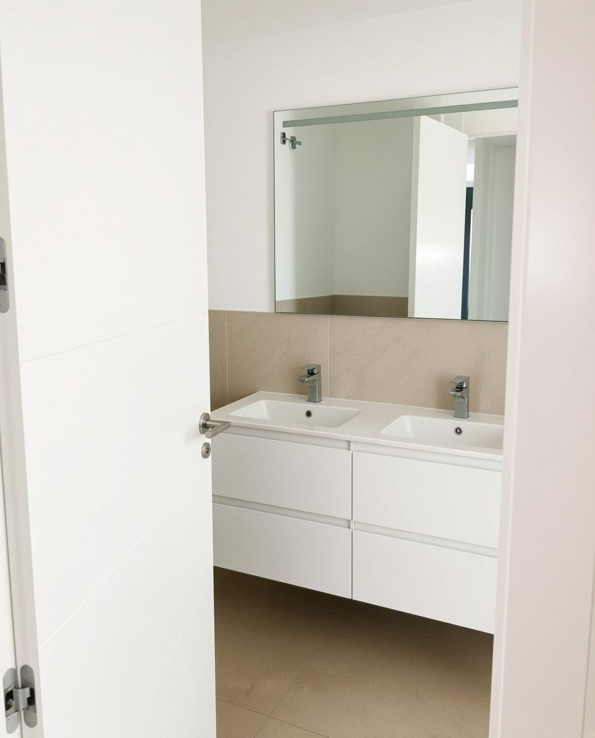 Ground Floor Apartment in Bel Air, Bel Air, 10/12
