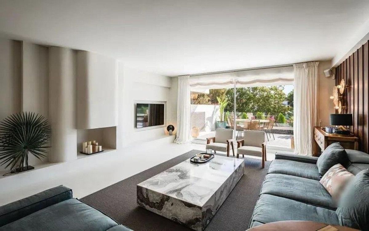 Middle Floor Apartment in The Golden Mile, The Golden Mile, 2/12