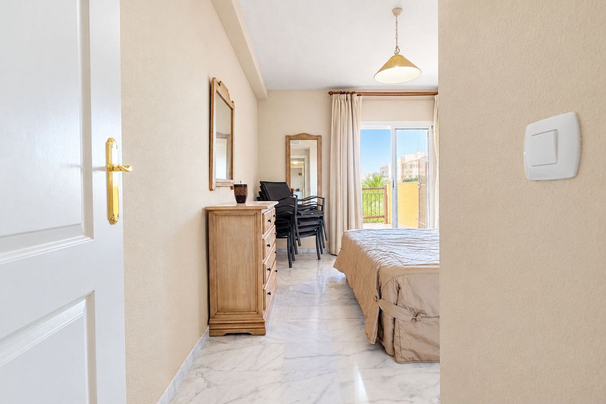 Middle Floor Apartment in Reserva de Marbella, Reserva de Marbella, 8/12