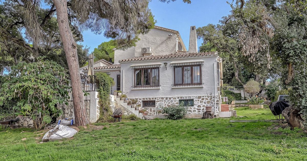 Vrijstaande Villa in Elviria, Elviria, 2/12