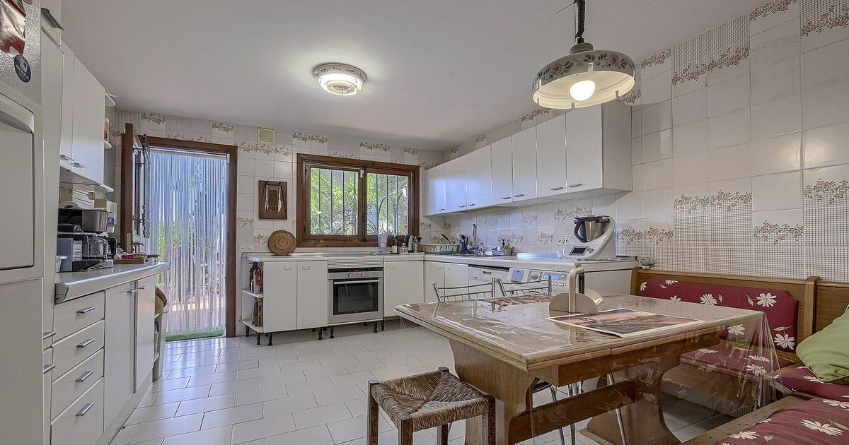 Vrijstaande Villa in Elviria, Elviria, 6/12