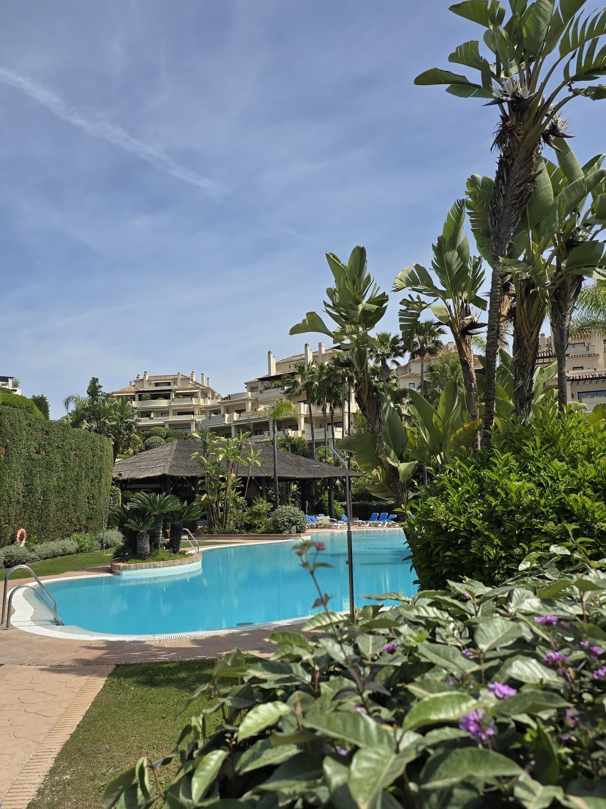Middle Floor Apartment in Benahavís, Benahavís, 1/12