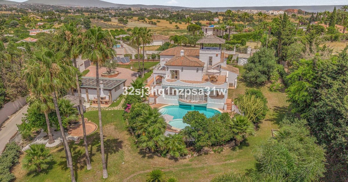 Fristående villa i Estepona, Estepona, 1/12
