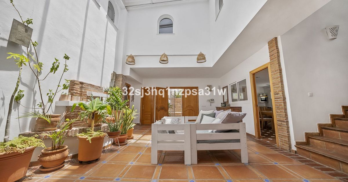 Fristående villa i Estepona, Estepona, 11/12