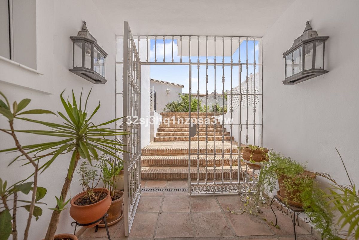 Fristående villa i Estepona, Estepona, 4/12