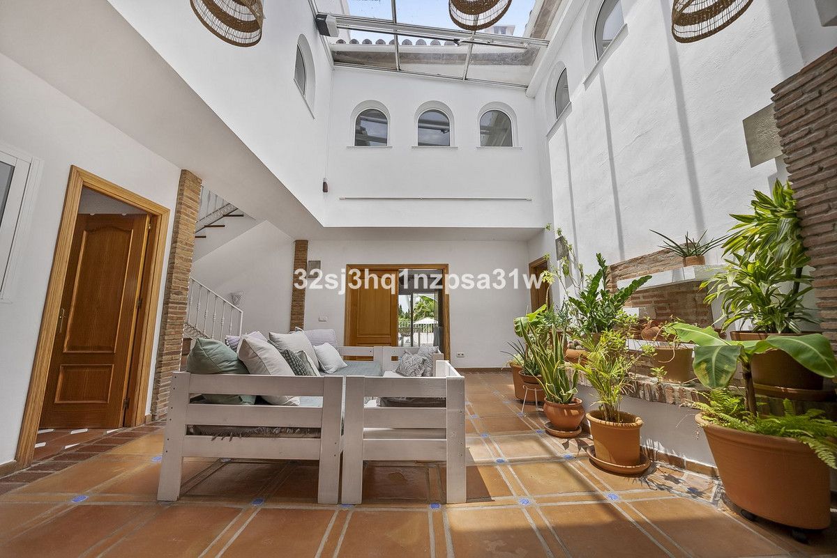 Fristående villa i Estepona, Estepona, 5/12