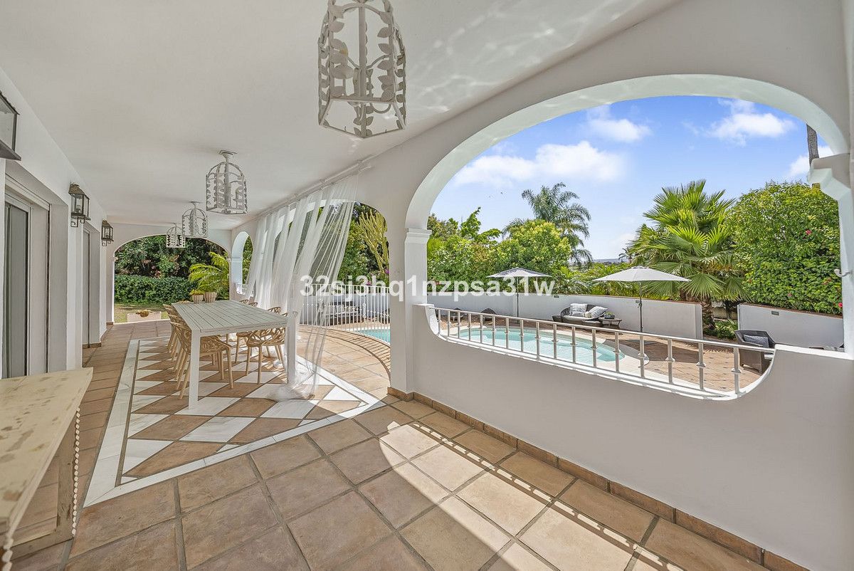 Fristående villa i Estepona, Estepona, 10/12