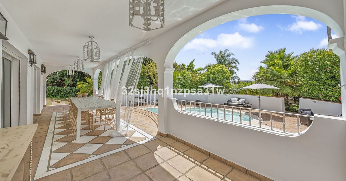 Fristående villa i Estepona, Estepona, 10/12