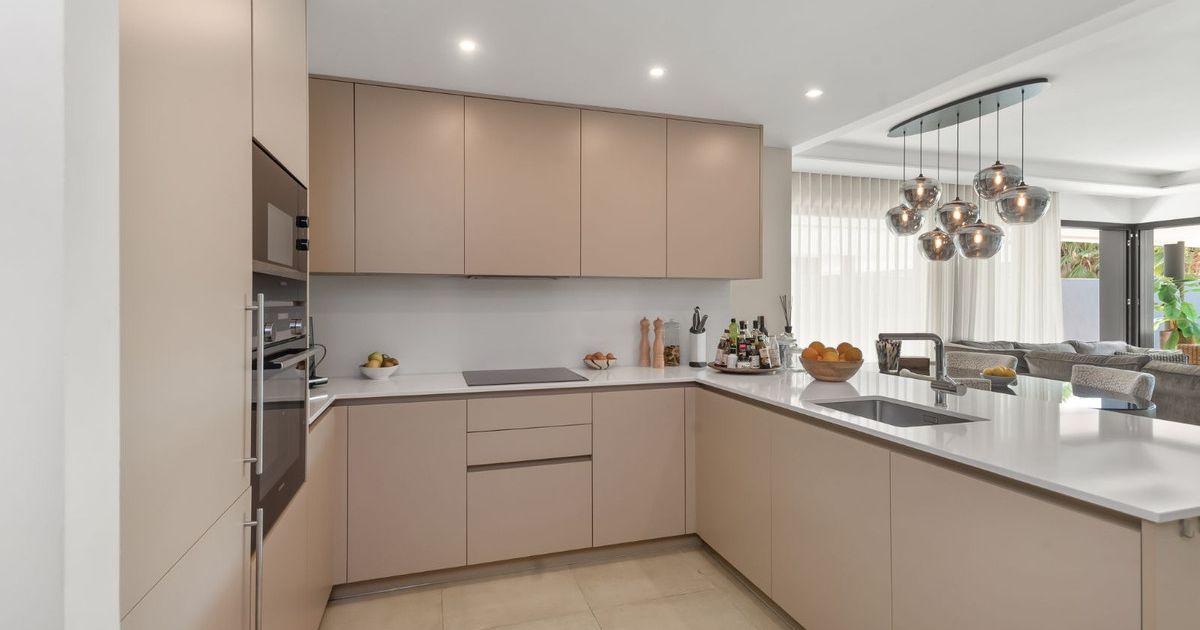 Apartament na parterze w Estepona, Estepona, 12/12