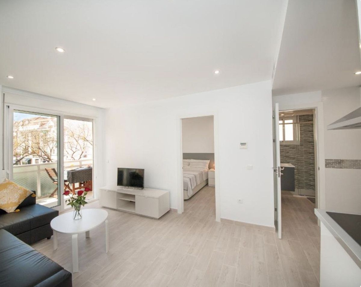 Appartement à étage moyen à Fuengirola, Fuengirola, 3/12