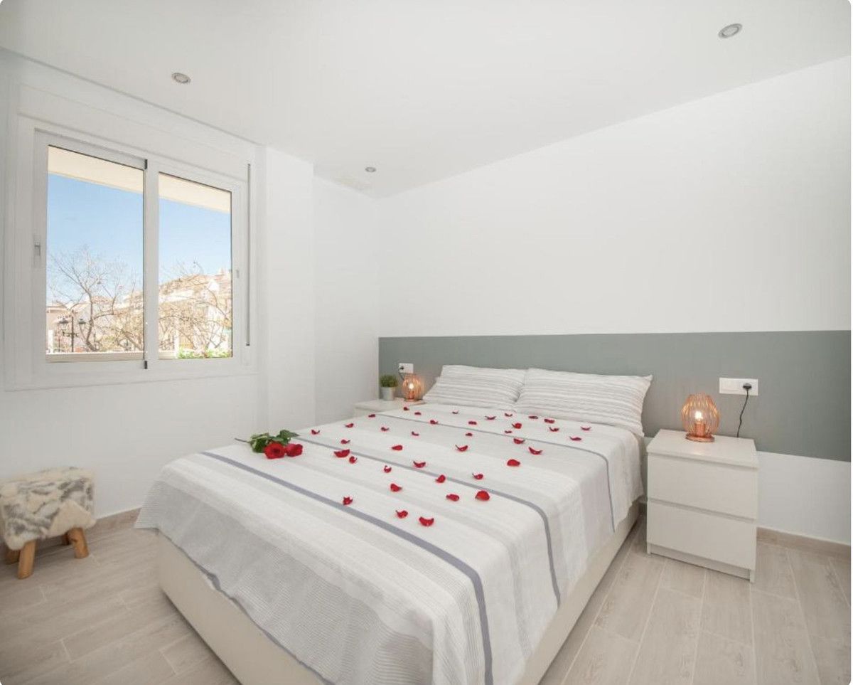 Appartement à étage moyen à Fuengirola, Fuengirola, 7/12