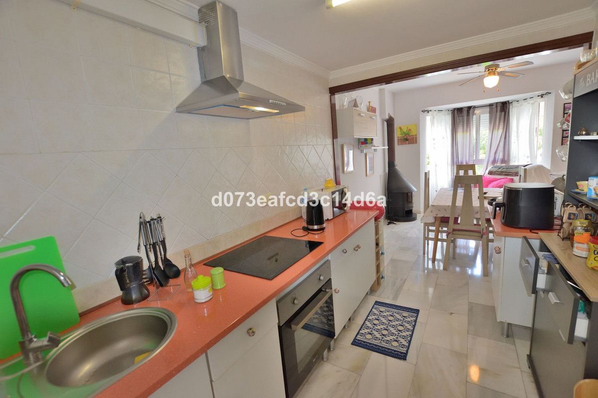 Semi-Detached House in San Luis de Sabinillas, San Luis de Sabinillas, 11/12