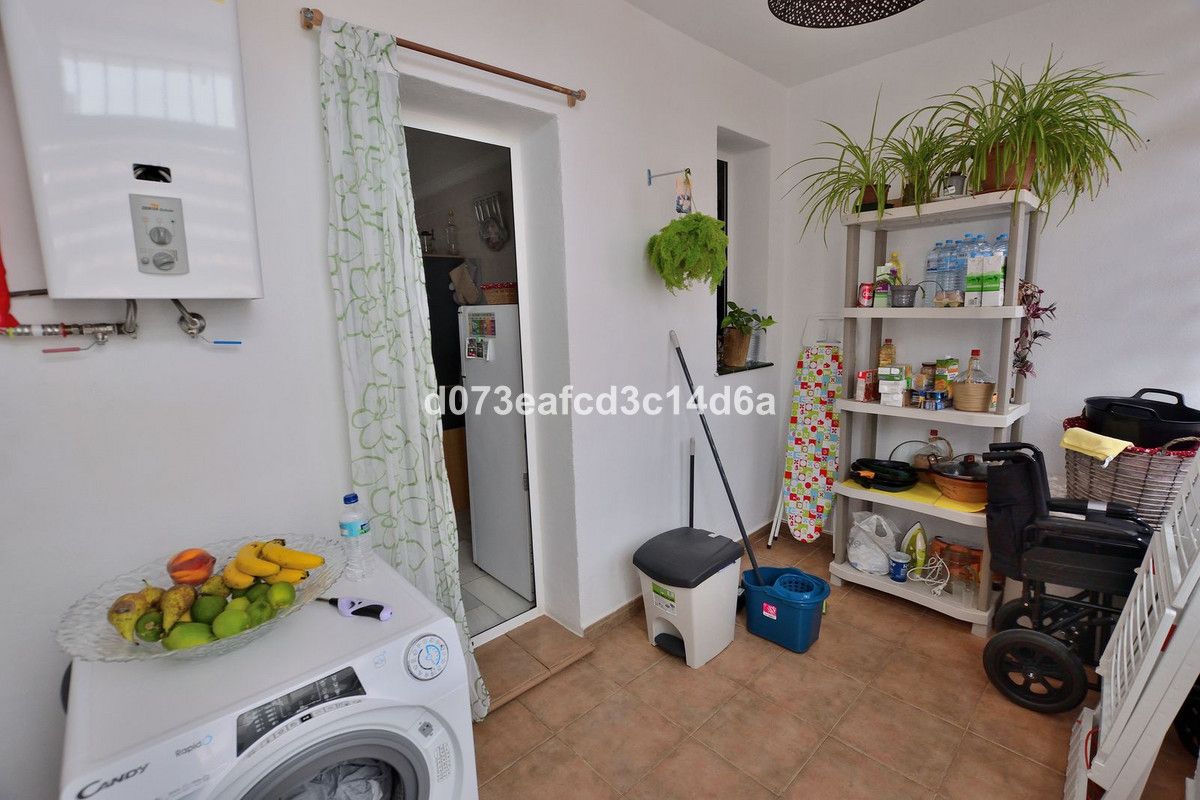 Semi-Detached House in San Luis de Sabinillas, San Luis de Sabinillas, 12/12