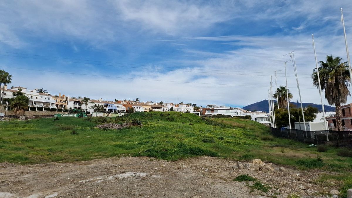 Residential Plot in Estepona, Estepona, 1/11
