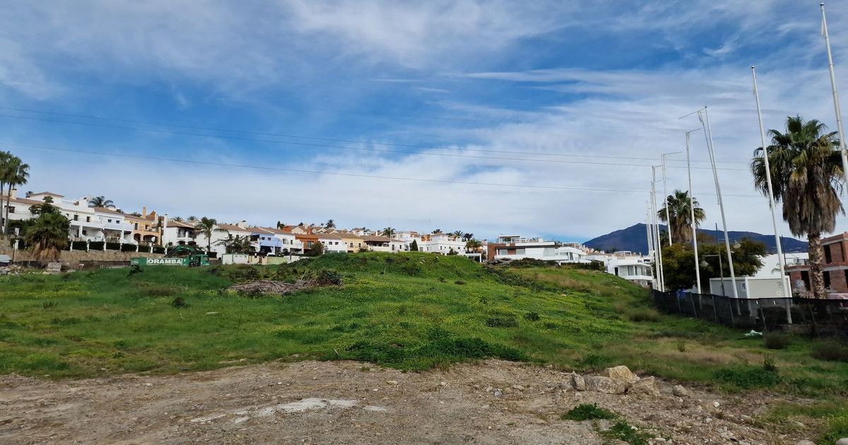 Residential Plot in Estepona, Estepona, 1/11