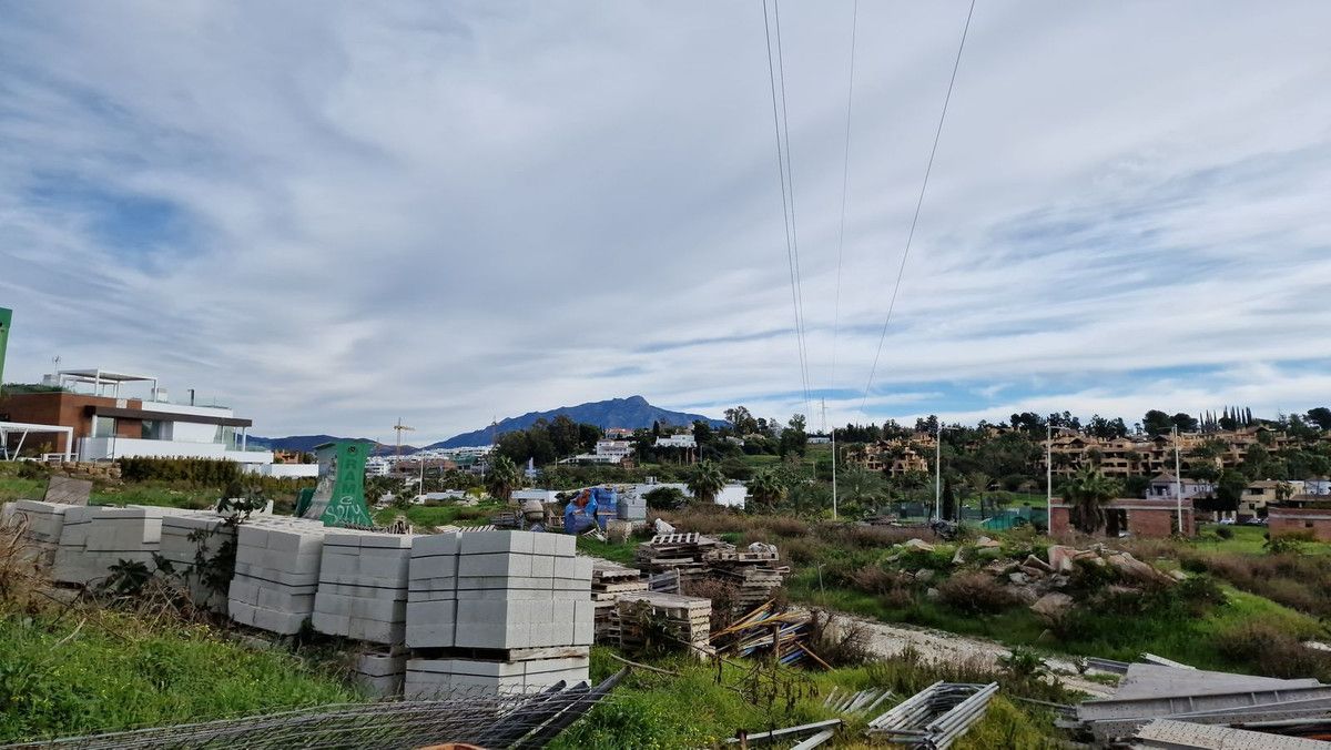 Residential Plot in Estepona, Estepona, 6/11