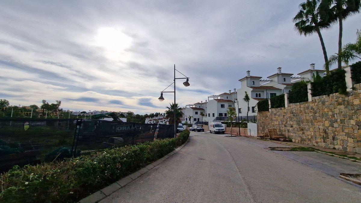 Residential Plot in Estepona, Estepona, 8/11