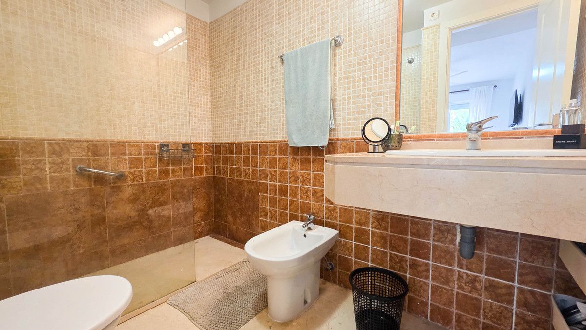 Ground Floor Apartment in La Duquesa, La Duquesa, 6/12