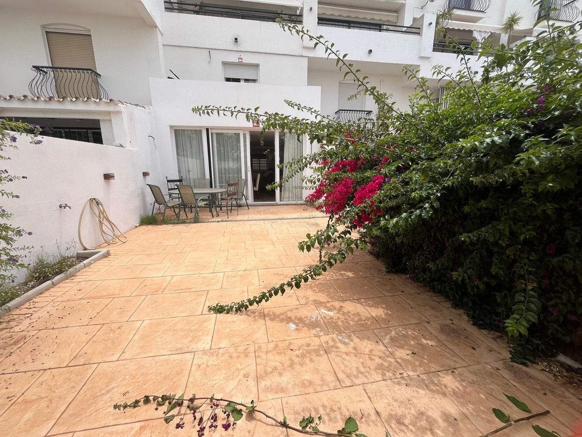 Erdgeschosswohnung in Estepona, Estepona, 2/12