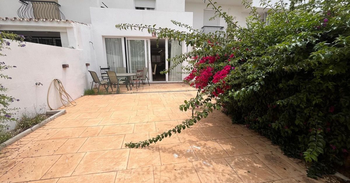 Erdgeschosswohnung in Estepona, Estepona, 2/12