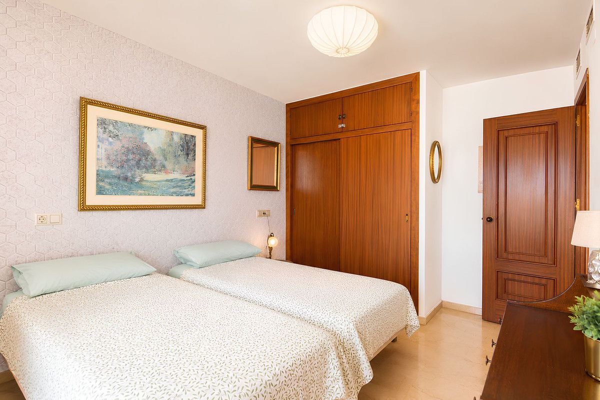 Квартира на среднем этаже в Fuengirola, Fuengirola, 12/12