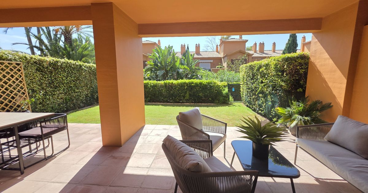 Gelijkvloers appartement in Estepona, Benatalaya, Estepona, 5/12
