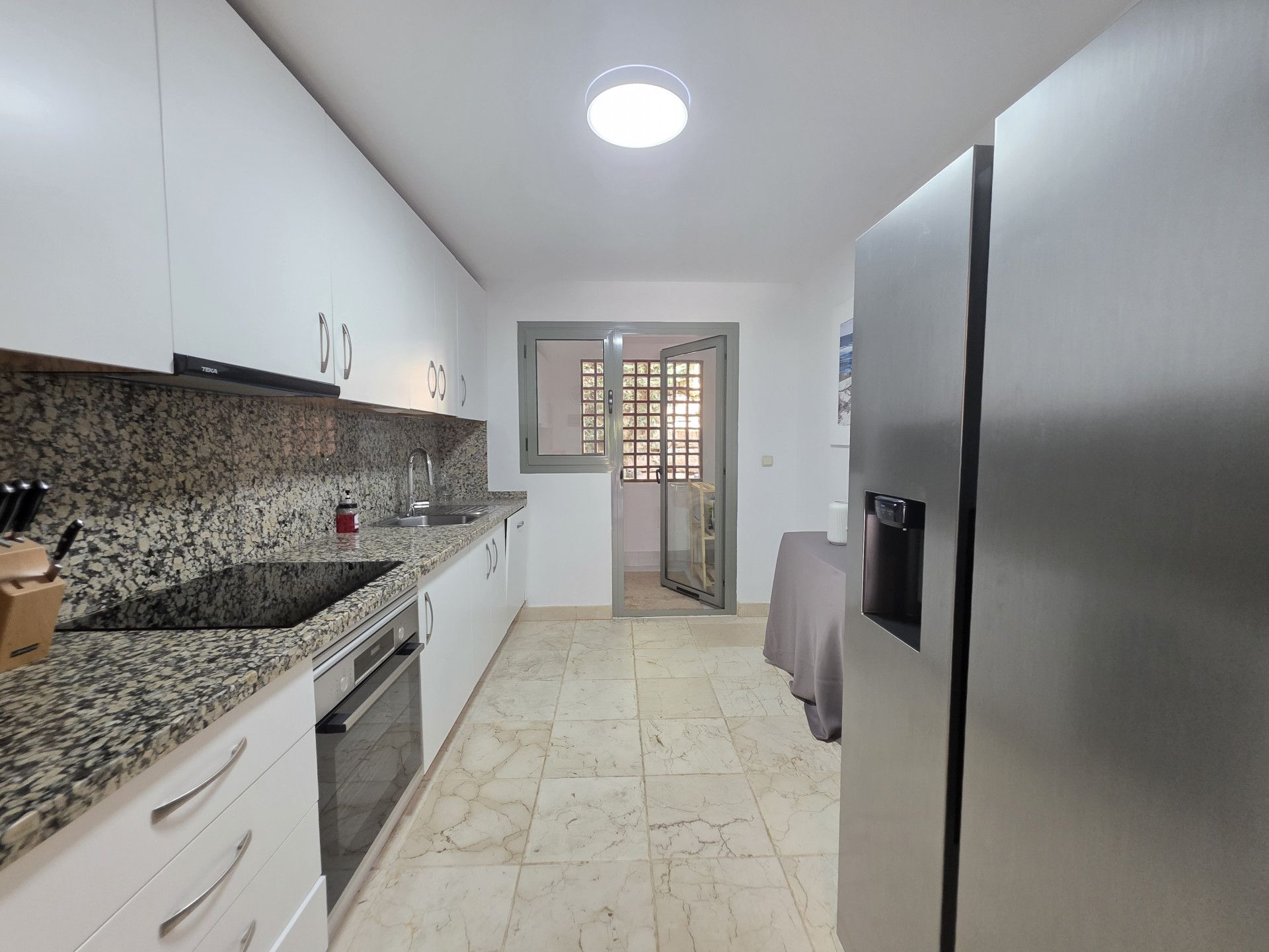 Gelijkvloers appartement in Estepona, Benatalaya, Estepona, 6/12